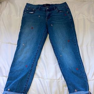 Embroidered flower Blue Jeans